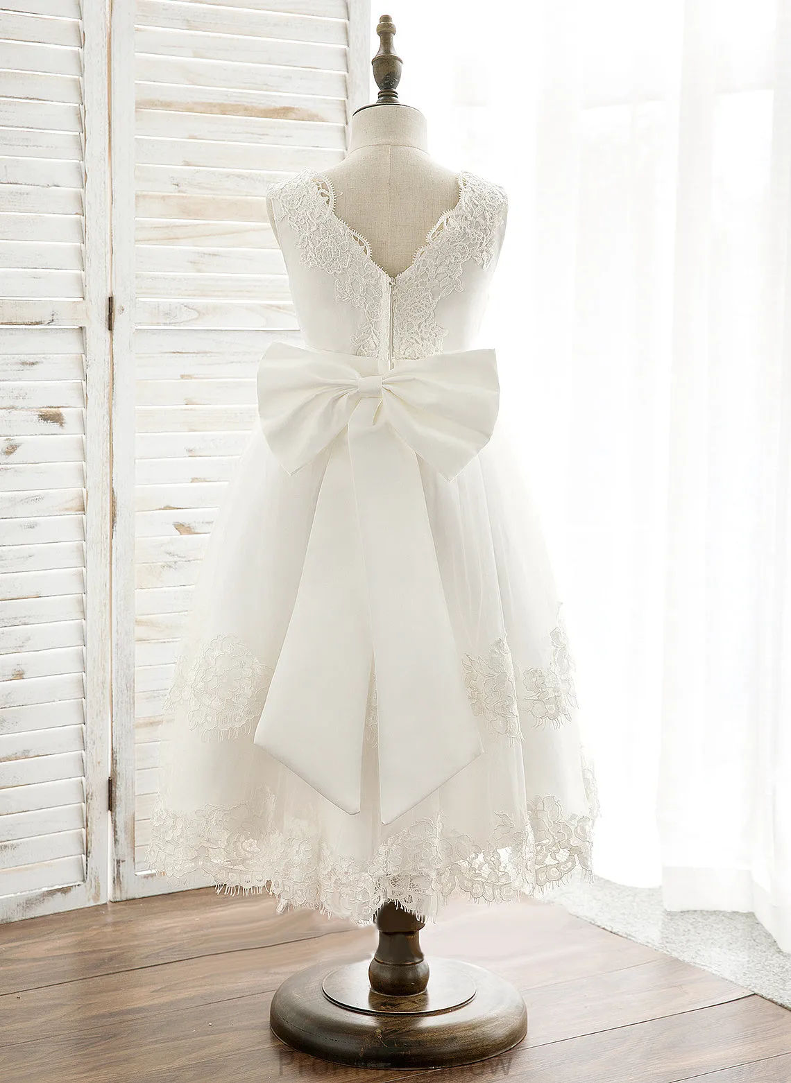 - With Bow(s)/V Flower Girl Dresses Michelle Tea-length Dress A-Line Sleeveless Back V-neck Tulle/Lace Flower Girl