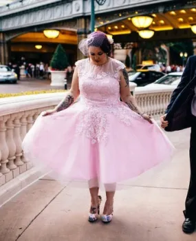 Vintage Pink Lace Appliques Tea Length Wedding Dress